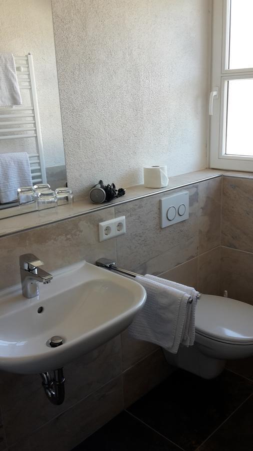 Pfaffenweiler Hotel Restaurant Engel מראה חיצוני תמונה